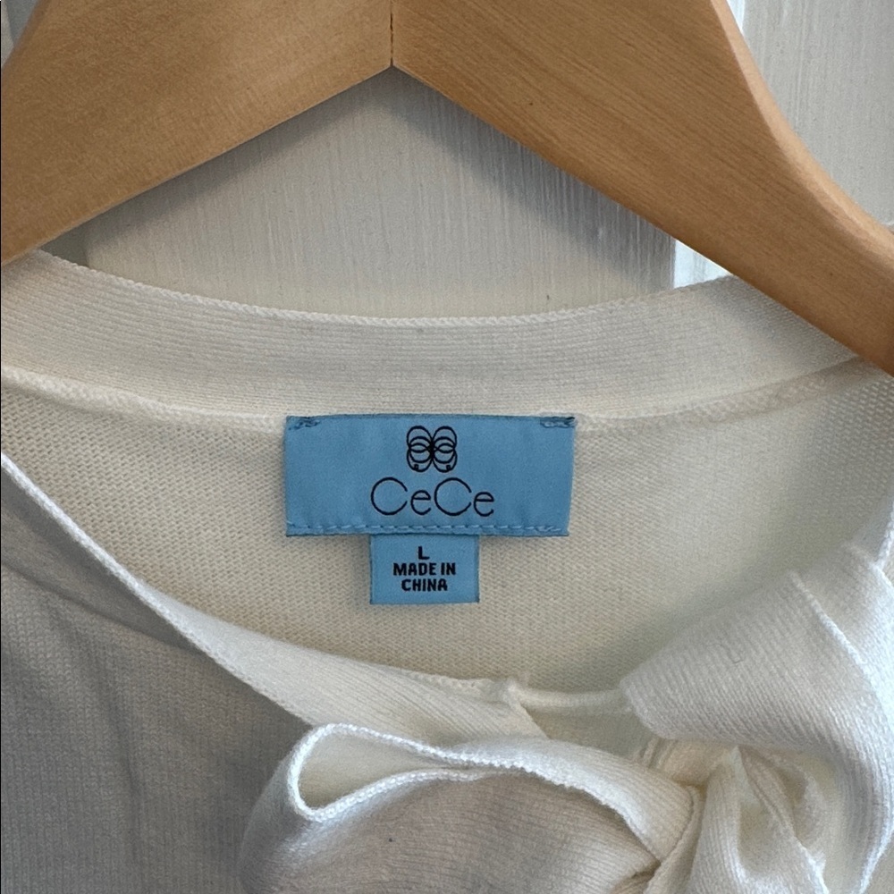 CeCe // White Bow-Tie Sweater - Picture 3 of 5